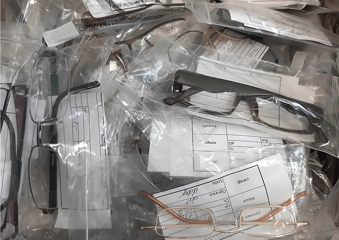 Co zrobić ze starymi okularami? Oddaj, sprzedaj, przerób lub recykling!