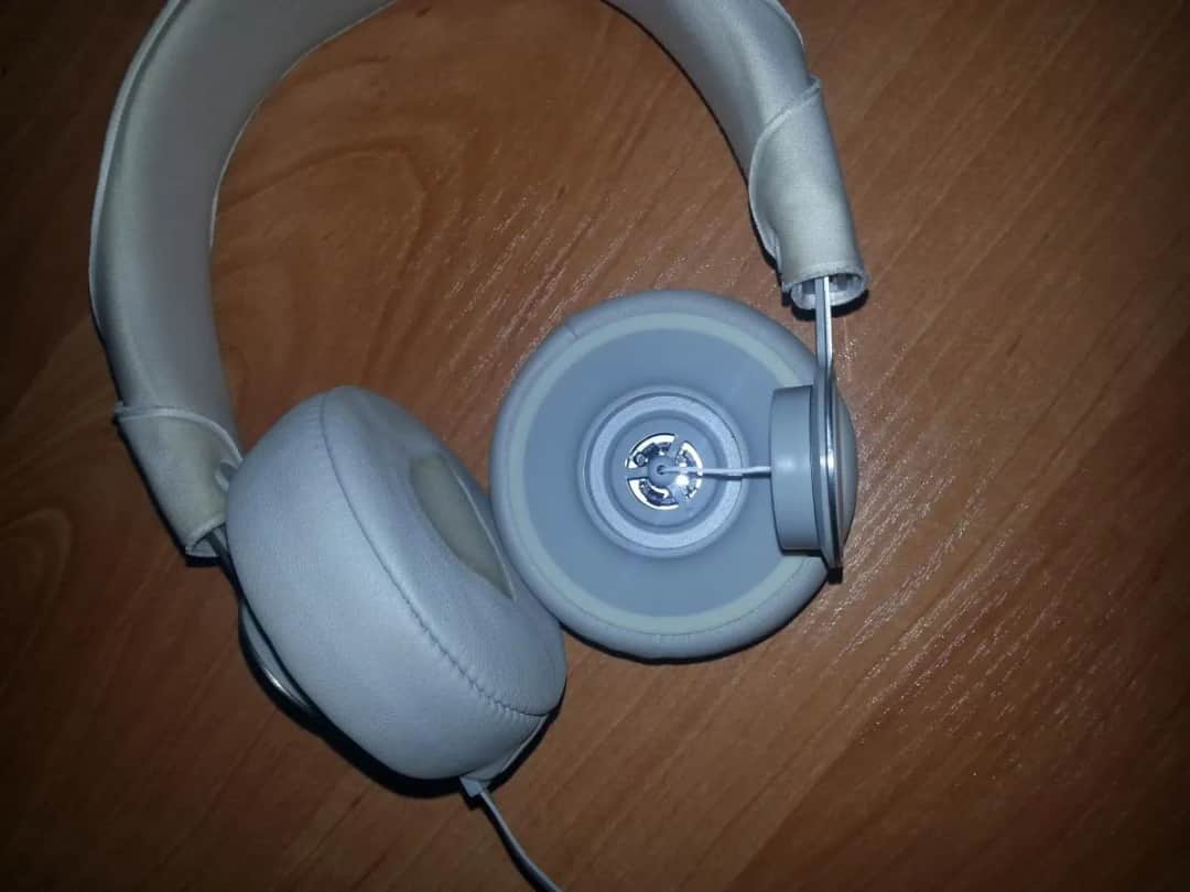 Jak naprawić słuchawki? Diagnoza, DIY i kiedy odpuścić